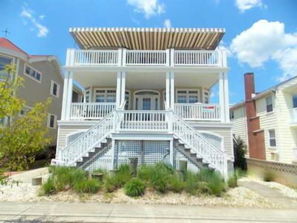 4008 Central Ave. 1st Floor