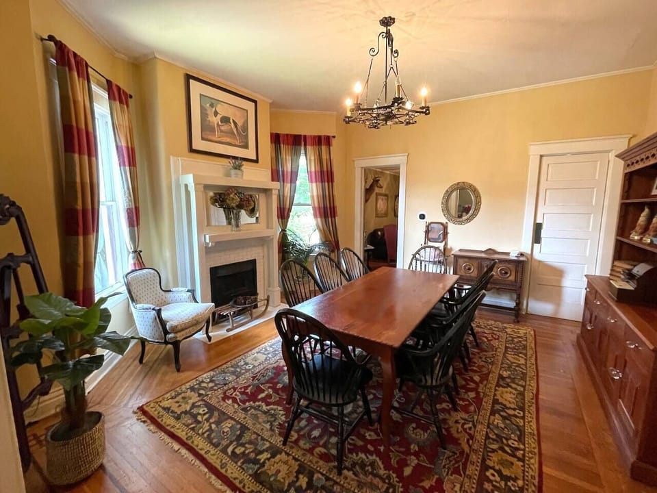 Formal  dining room