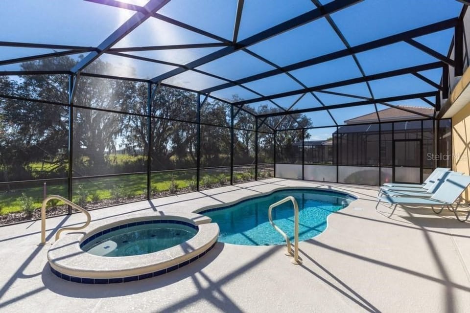 Pool1.jpg