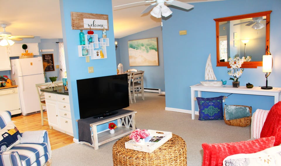 Another view of the bright open spacious floor plan.