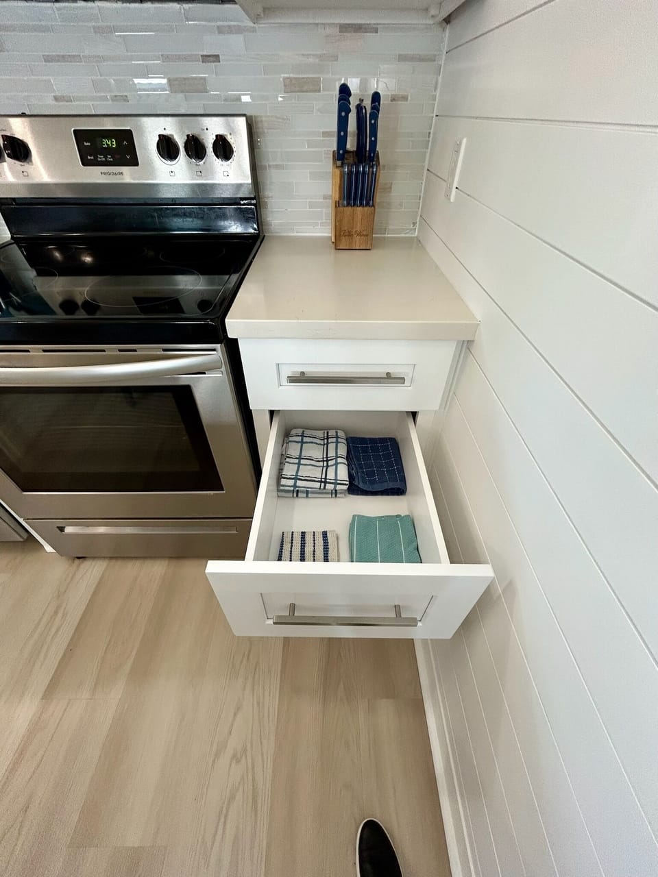 Kitchen towels and pot holders
