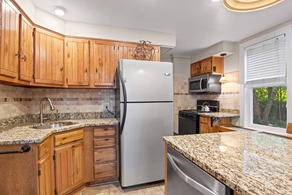 Prepare your favorite meals in the spacious, fully equipped kitchen.