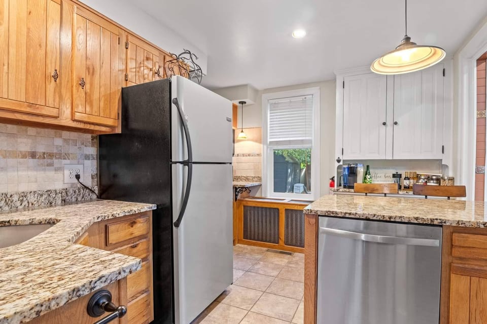 Start you day with breakfast and fresh coffee served at the kitchen island.