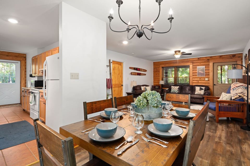 Dining area just off kitchen