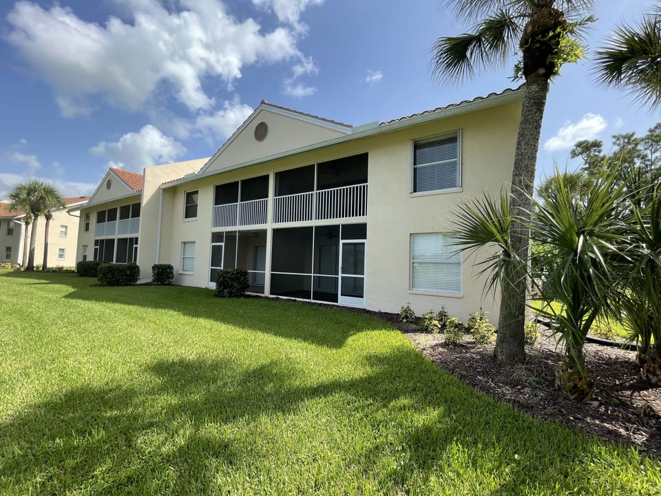 Large screened lanai