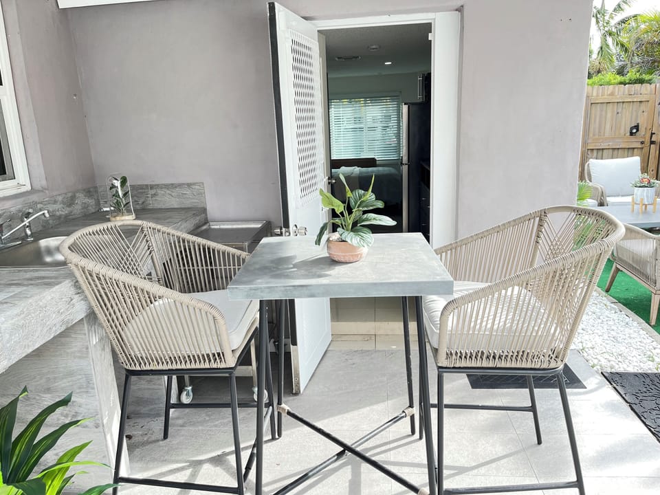 Outdoor dining
