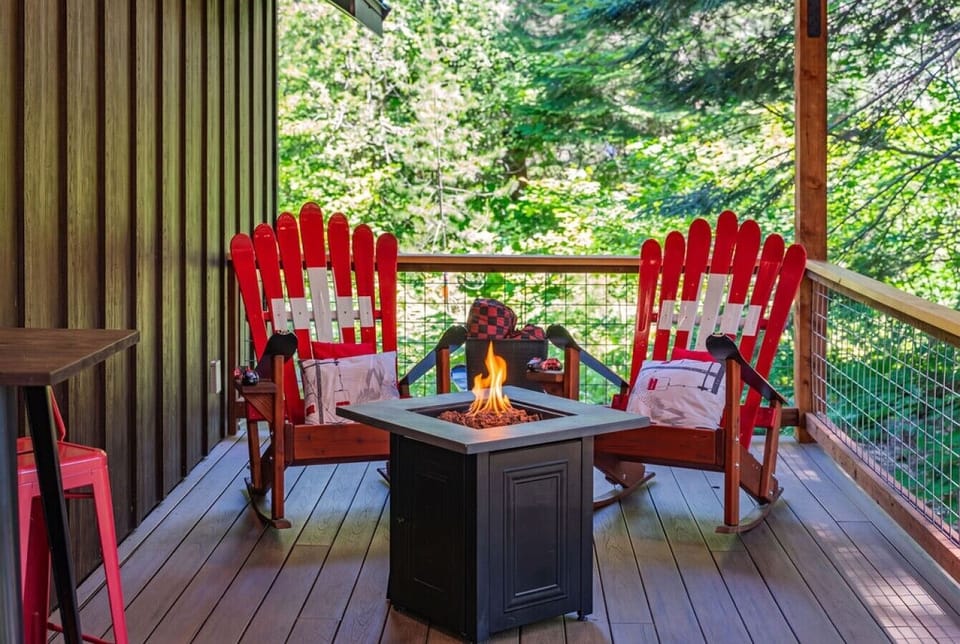 Deck sitting area