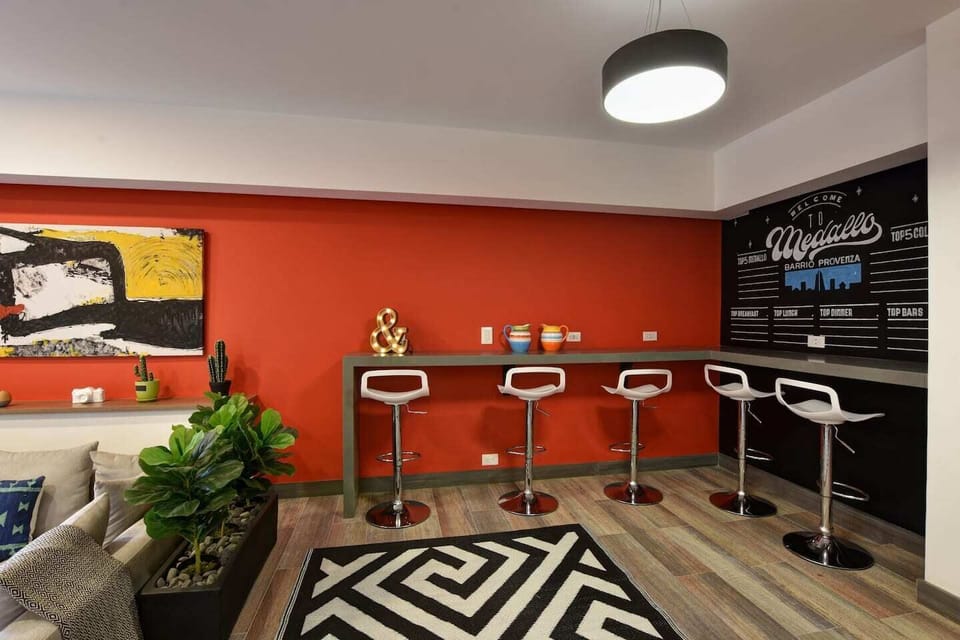 The bar - dinning table