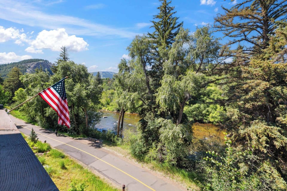 riverfrontlodge-15-5345_54655899593_o