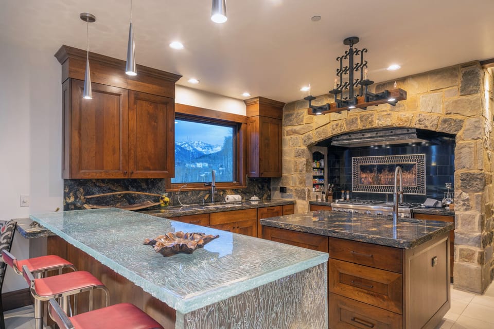 4.0-san-sophia-manor-mountain-village-kitchen1