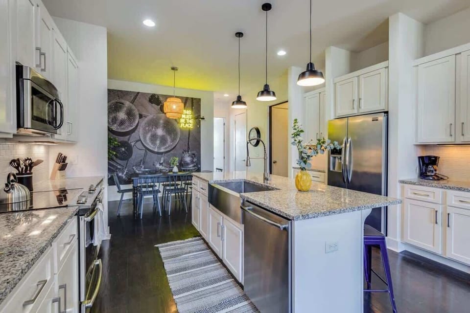 The open floor layout of the second floor is ideal for accommodating large groups.