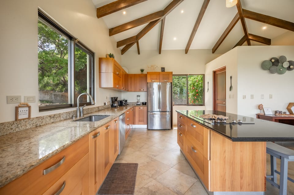 Host group cook-offs in our spacious, equipped kitchen and let the laughter ensue!