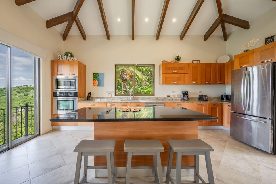 Bring your inner chef to life in our opulent and spacious kitchen - where functionality meets charm!