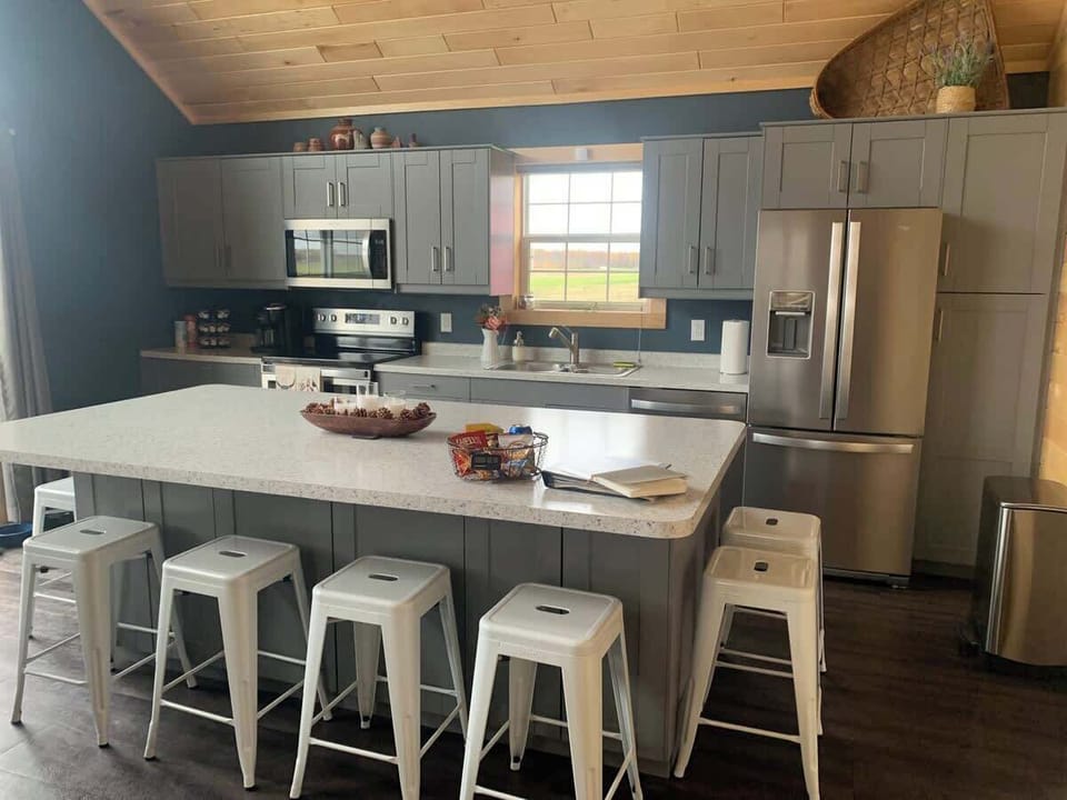 Kitchen Island/Bar