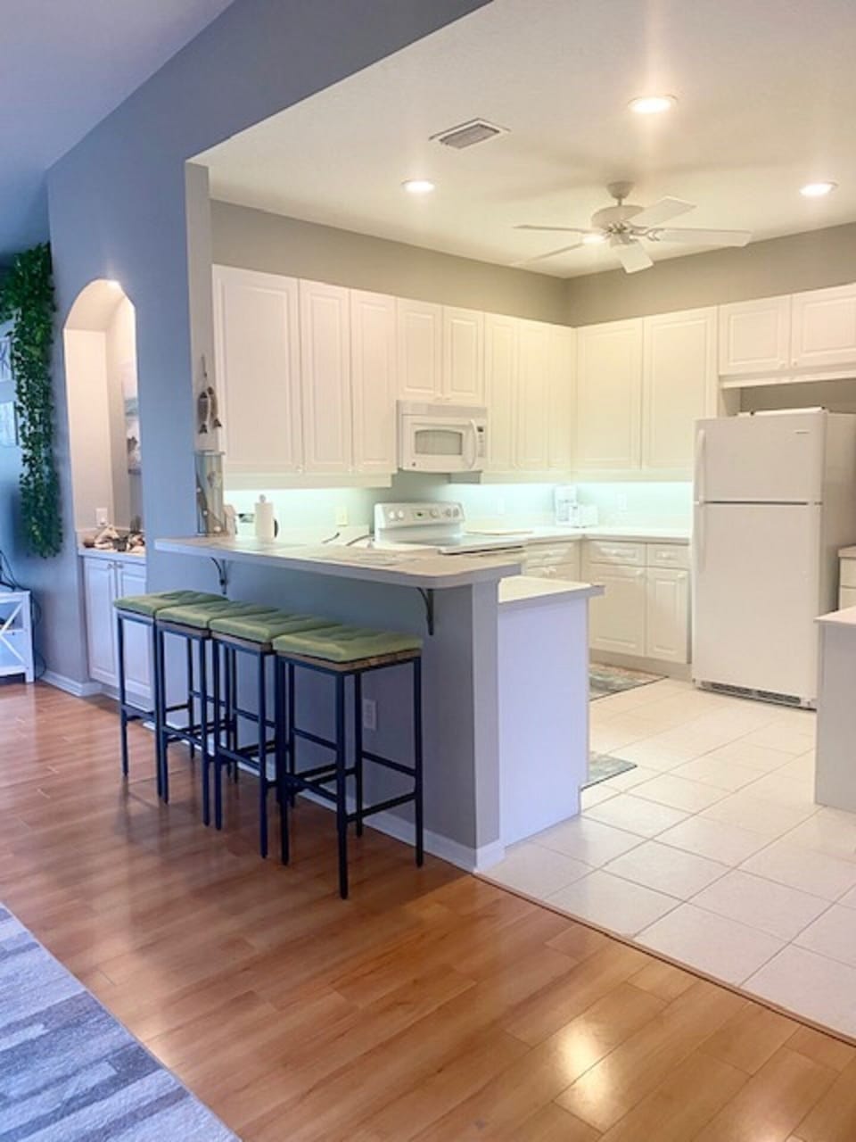 breakfast bar
