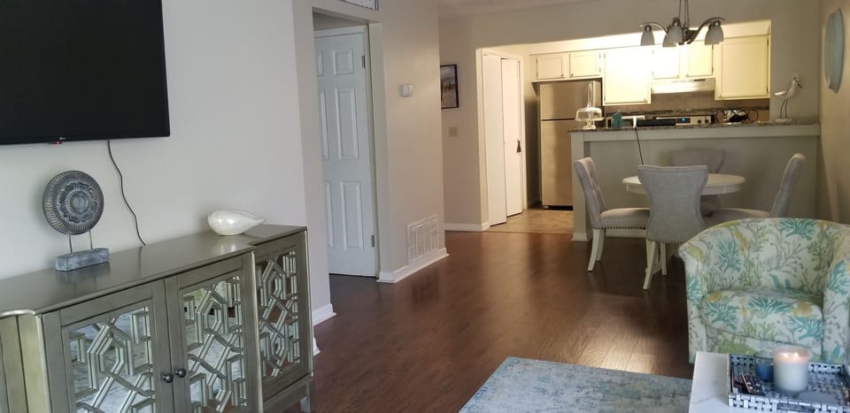 Living, dining, Smart TV, Washer& Dryer
