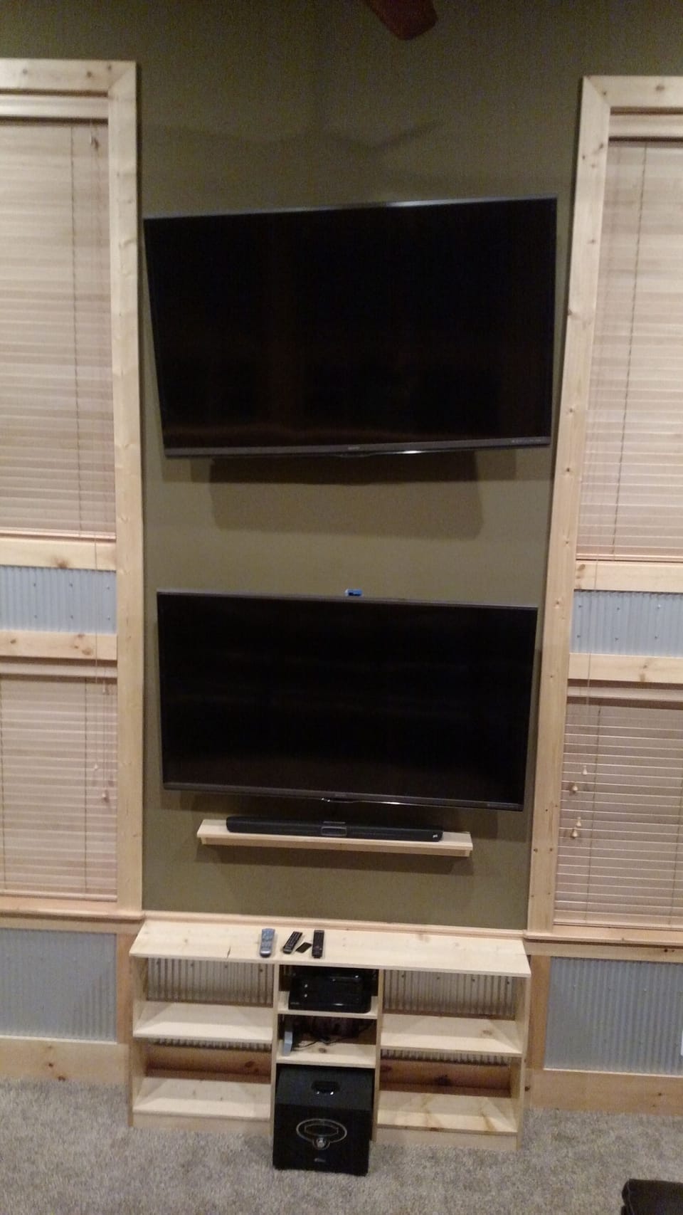 Double TV in the bunk room!