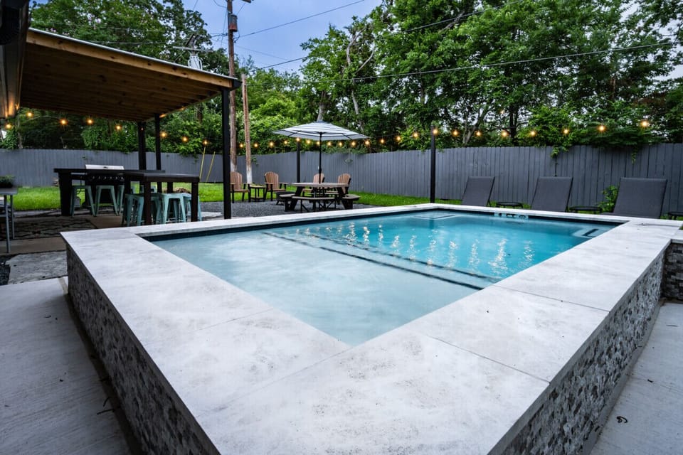 Come enjoy the perfect pool all year round