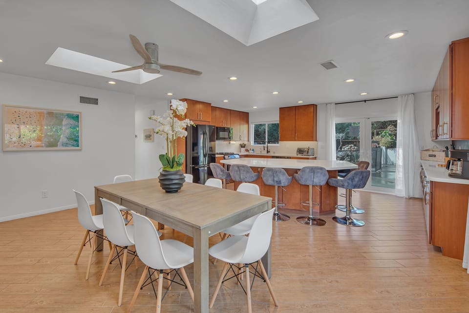 Kitchen and dining area
