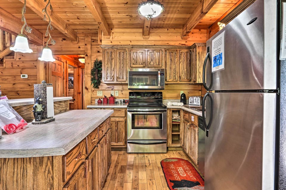 Kitchen | Dishware/Flatware