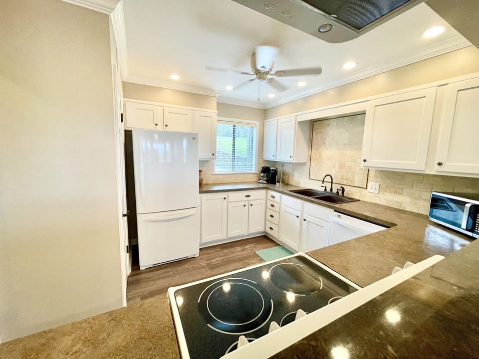 Fully equipped kitchen