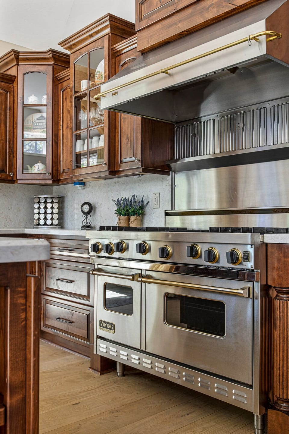 Viking oven and range