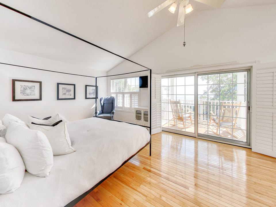Master bedroom with beautiful Lake Erie views