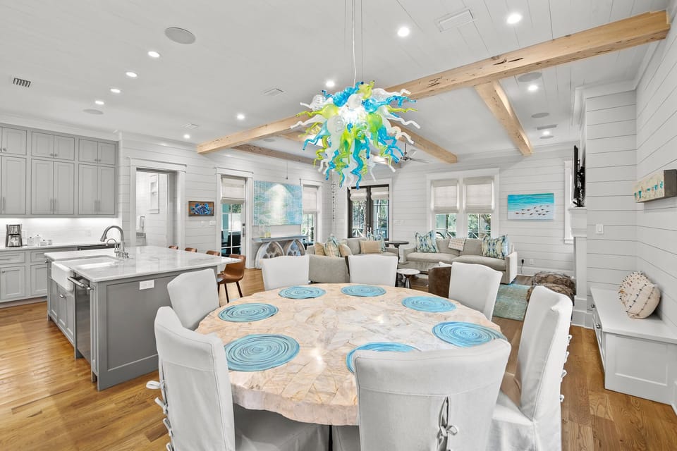 First Floor: Dining Area