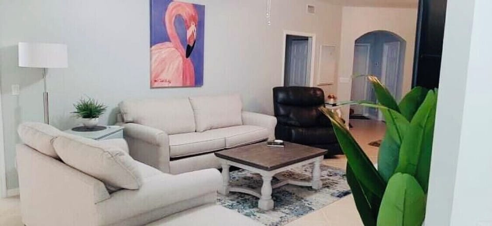 Newly furnished throughout. 