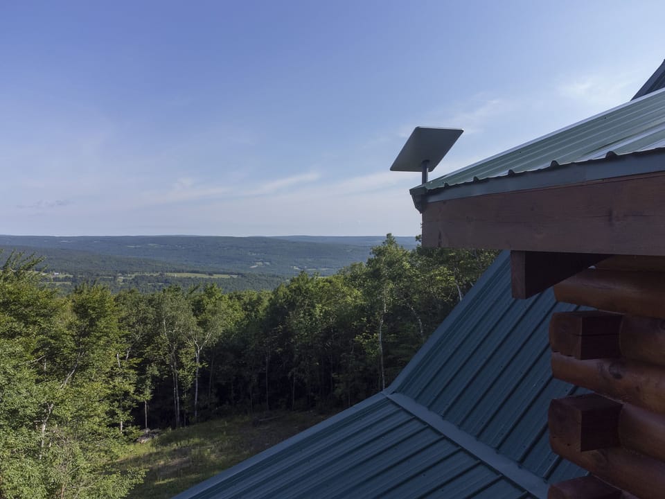 The house features WiFi by Starlink for exceptionally fast internet.