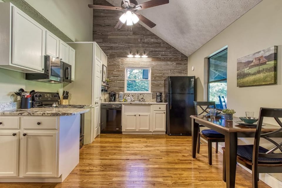 Fully equipped kitchen with everything you need 