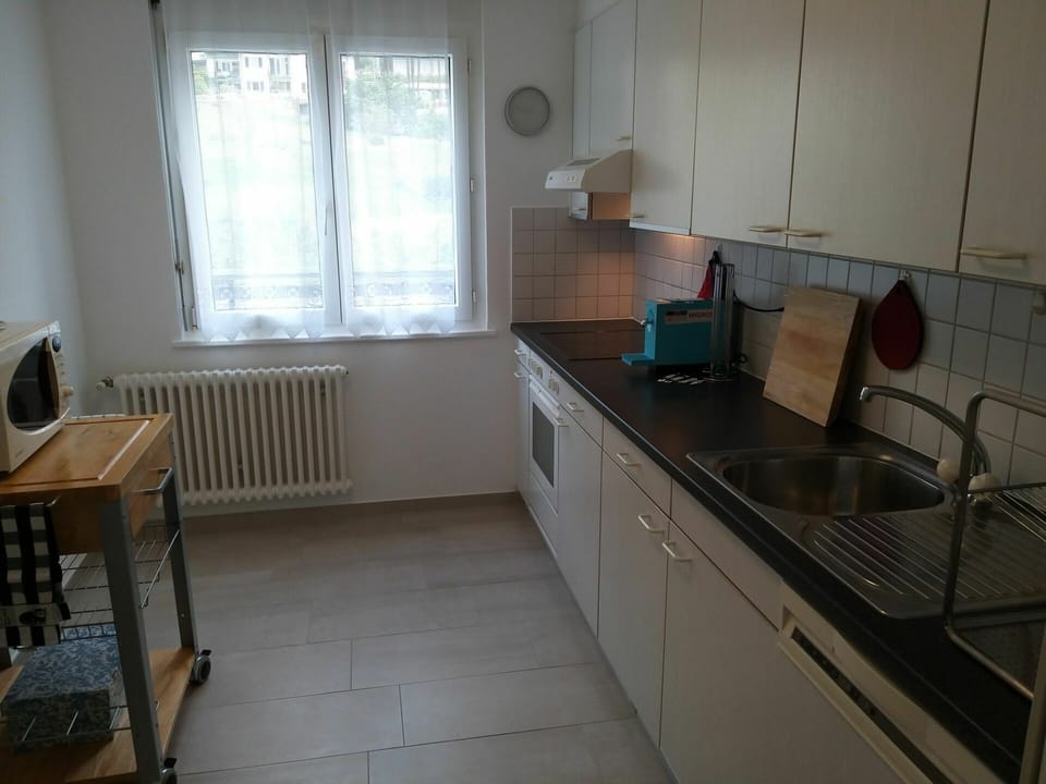 Kitchen Sink, Cabinetry, Sink, Property, Furniture, Window, Building, Kitchen, Countertop, Wood