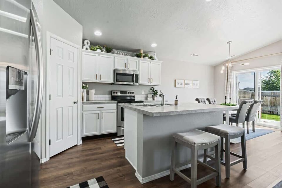 Wide spread kitchen area