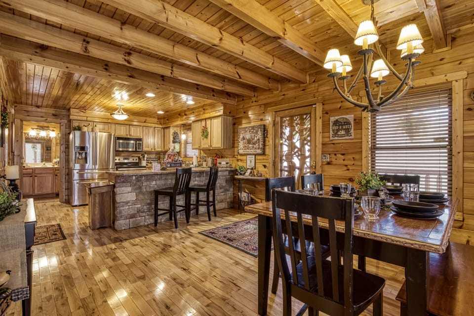 Cabin in the Smoky Mountains "Bearfoots Cozy Cabin" - Living room with seasonal gas fireplace