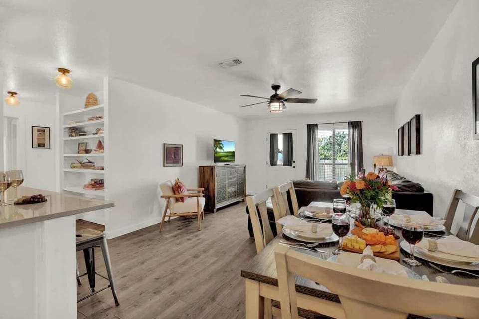 Open concept to keep the conversation flowing.