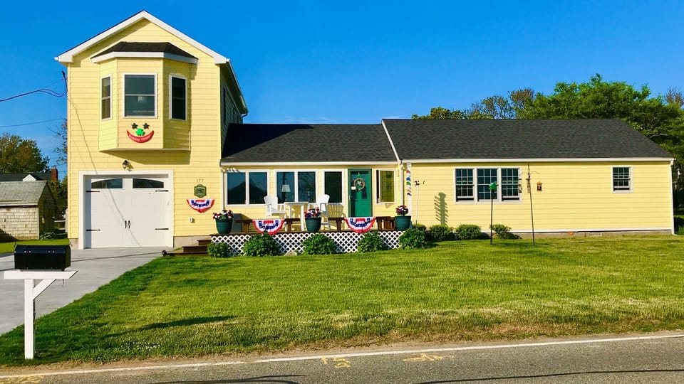 Private 2nd floor Apartment with Private entrance and 2 car off-street parking.