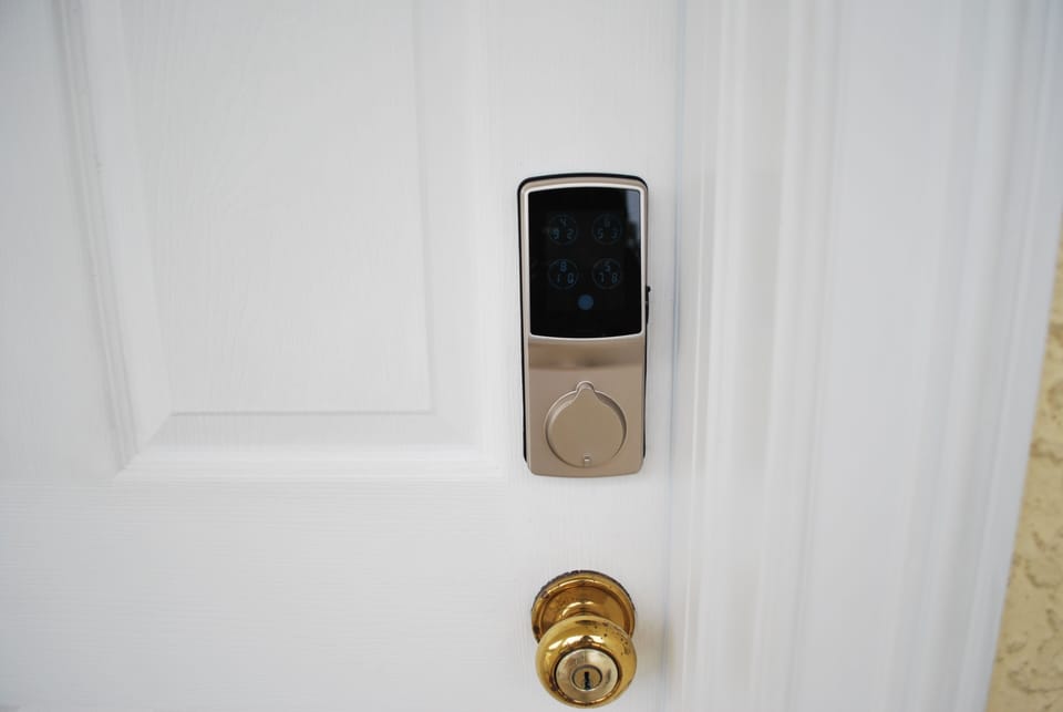 24/7 convenient check in through smart lock . 