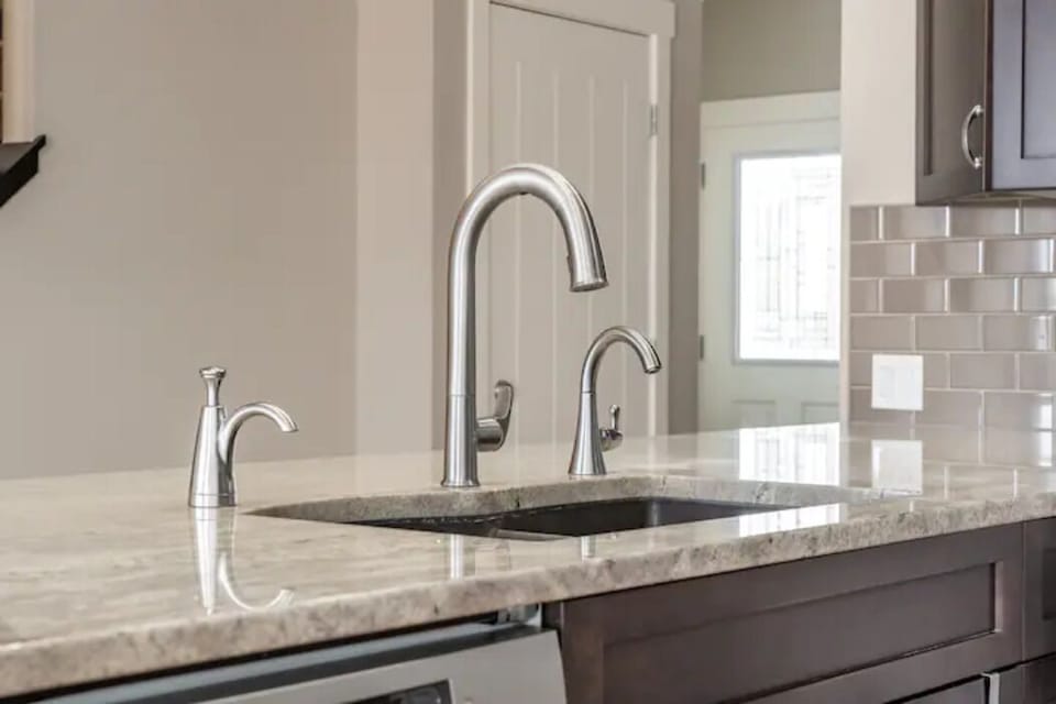 Kitchen Sink & Faucet