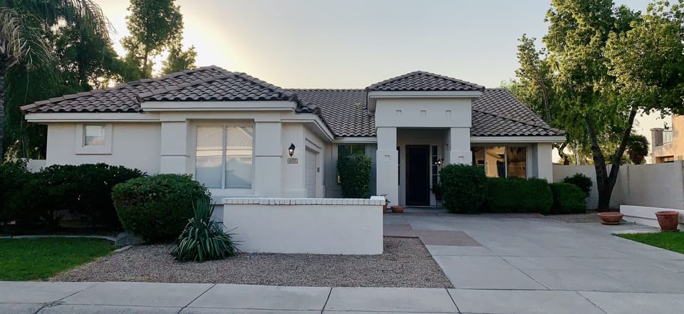 Welcome to The Nantucket House where a relaxing retreat awaits. 🏡❤️🙌🏽
