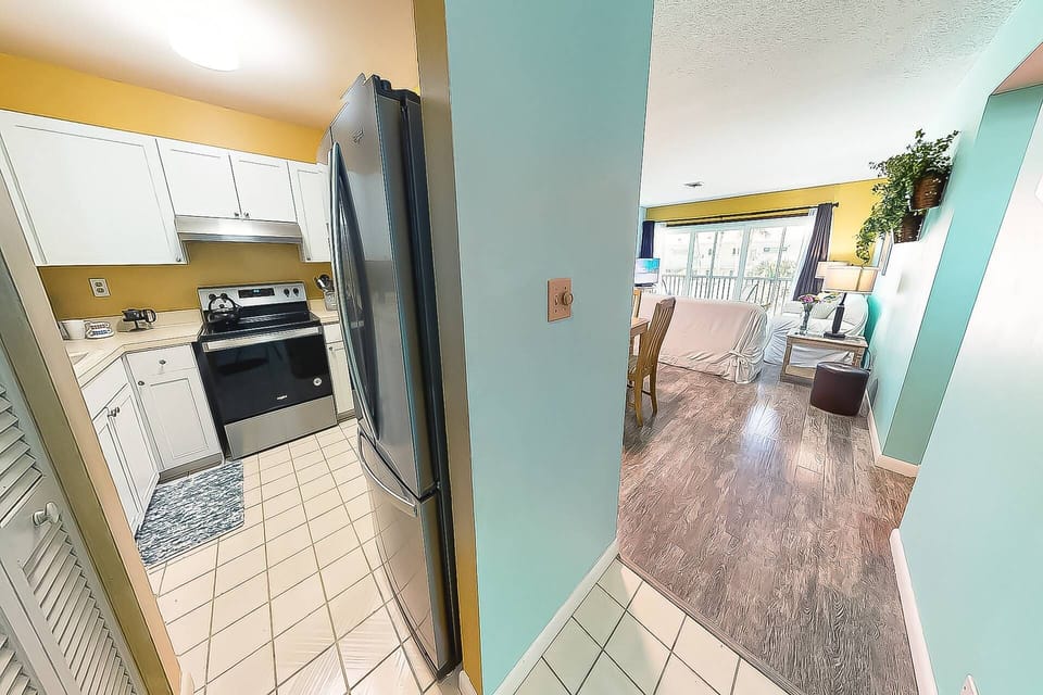 The view from the entryway.  Come on in!