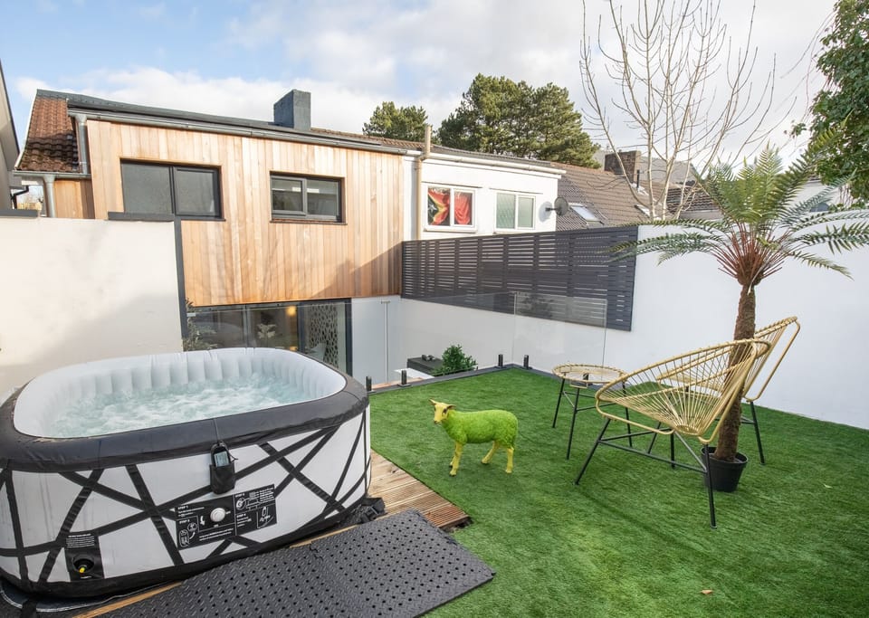 Hot tub area