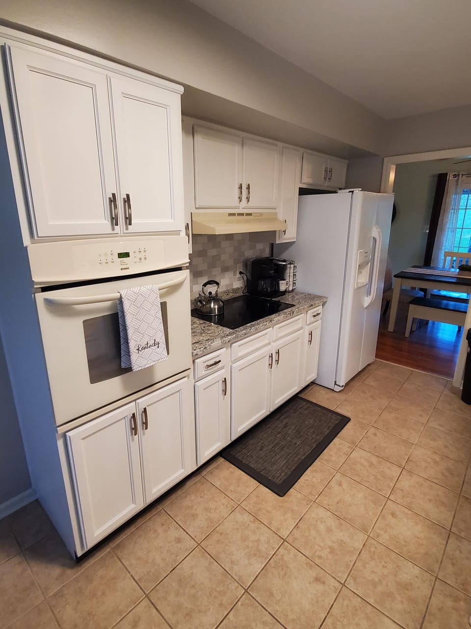 Flooring, Room, Indoors, Floor, Furniture