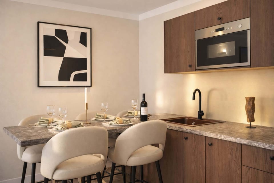 A long & inviting dining table 