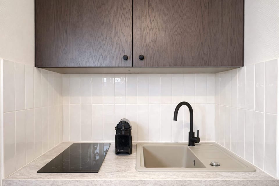 Well-equipped kitchenette: Nespresso machine, boiler, and many more amenities to make you feel at home!