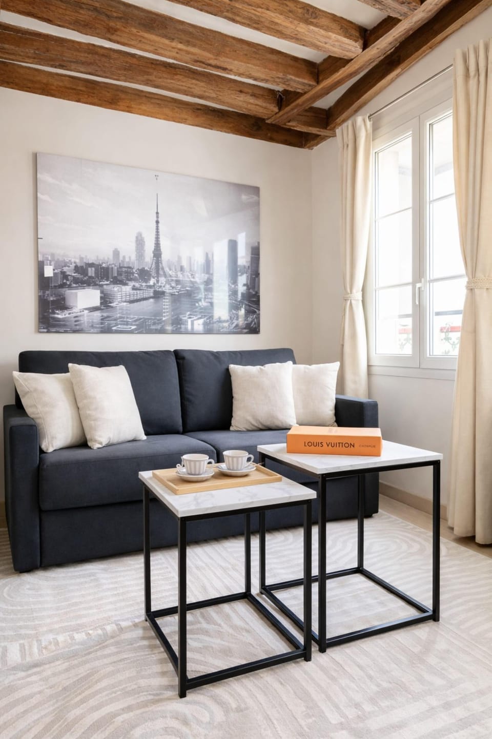 Cosy living room with high speed wifi