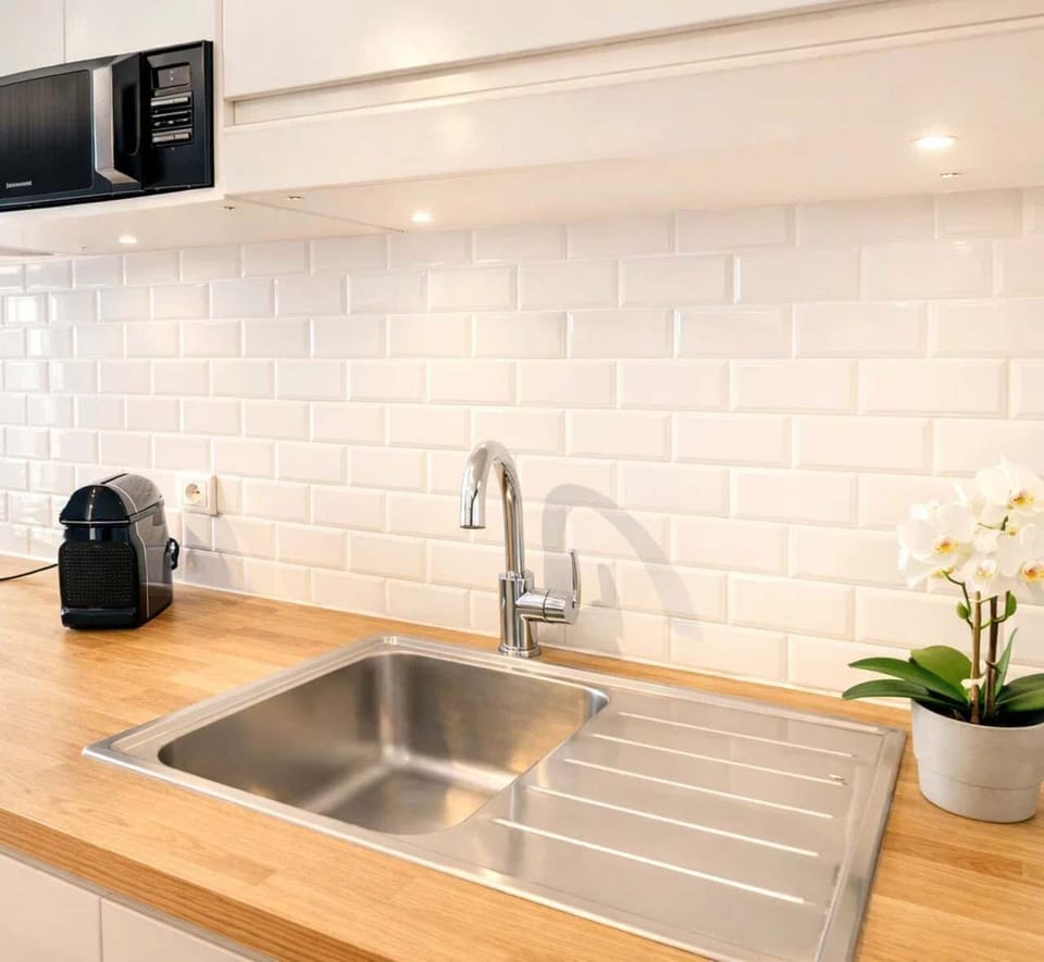 Well equipped kitchen.
