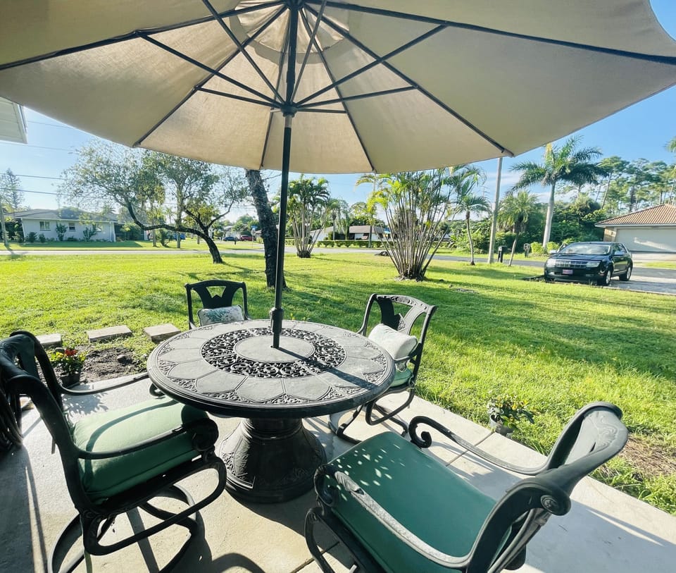 Outdoor dining
