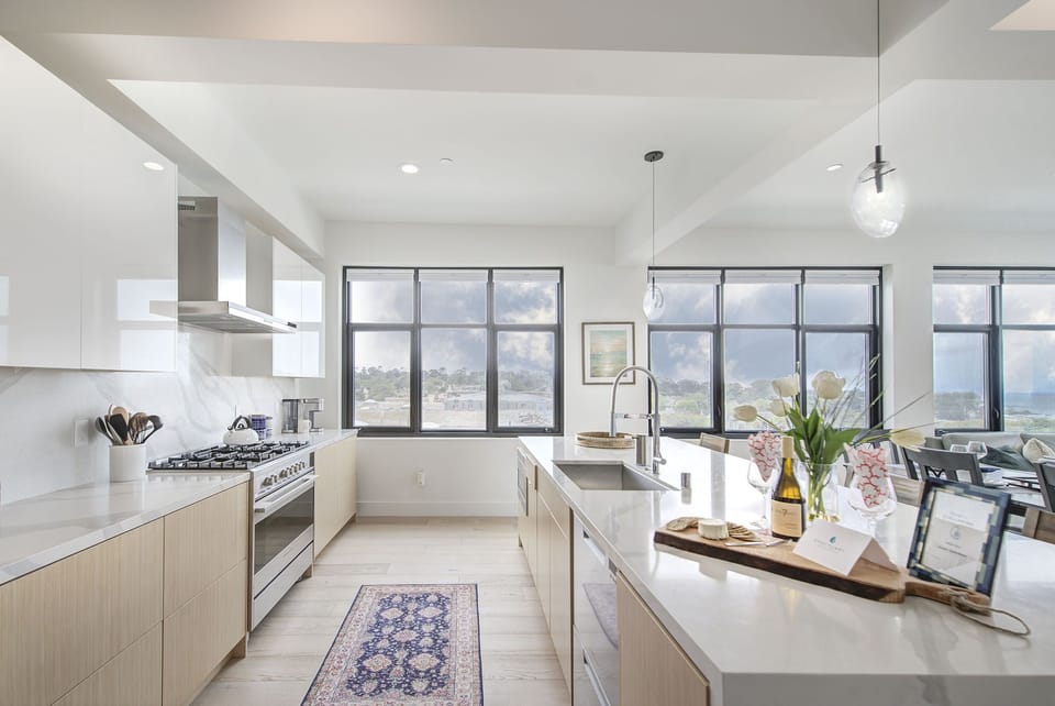 Fully Equipped Gourmet Kitchen