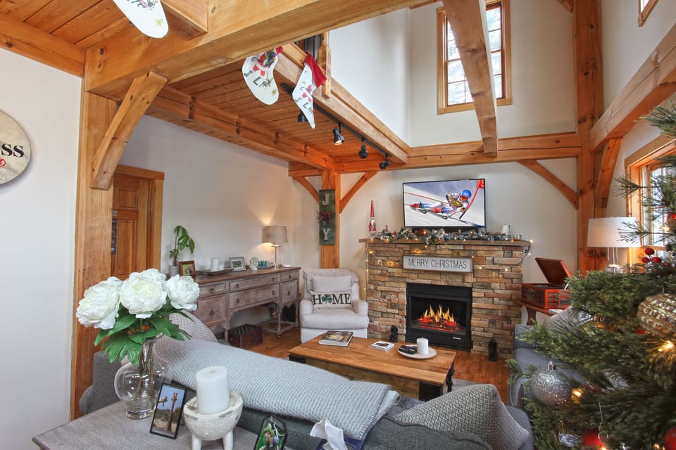 Welcome to our Whitingham Wonderland. Enjoy gas fireplace, smart tv, cozy throws