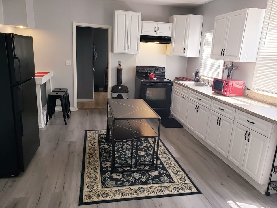 Eat-In Kitchen-w/ Soft Close Cabinets, Table/2 separate Bench Seating